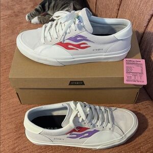 STRAYE Logan Rainbow Flame Sneakers, YS Mens 10